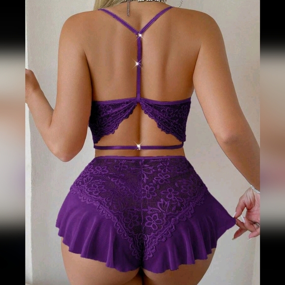 Sexy Lace Halter Romper Sleepwear For Women With Midriff-Baring Design - Picture 2 of 4